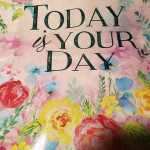 LARGE PLASTIC  GIFT BAGS/TOTES